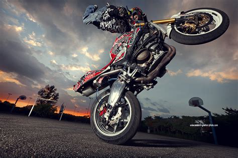 🔥 [80+] Stunt Bikes Wallpapers | WallpaperSafari