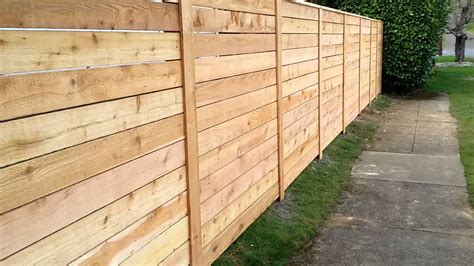 Horizontal cedar fence - YouTube