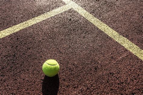 Tennis racket with training balls - Bilder und Fotos (Creative Commons 2.0)