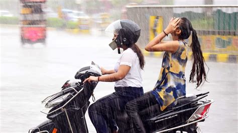 Chennai rains 2022: Heavy rainfall with thunderstorm to continue till ...