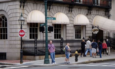 FilmingSpot - TV & Movie Filming Locations: Where Everybody Knows Your Name - The Cheers Bar