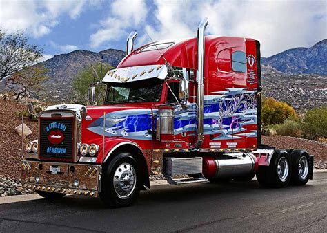 Star power: 2005 Freightliner Classic XL