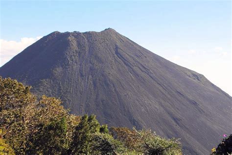 CERRO VERDE » What to see and do. Extinct Volcano.