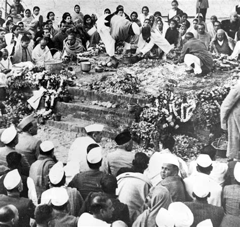 Rare Photos Of Mahatma Gandhi Funeral