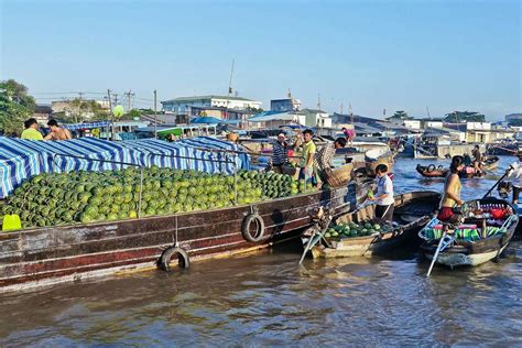 Cai Rang Floating Market - Travel Guide 2024 & 5 Tips