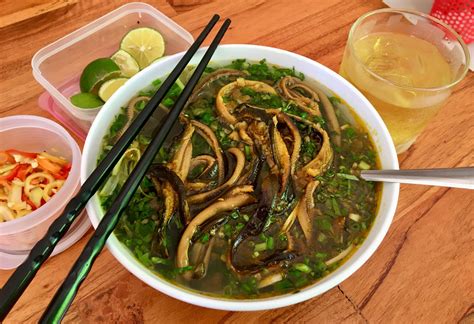 Glass Noodles Soup with Stir-Fried Eel - Miến Lươn Xào - Delicious Vietnam