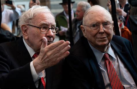 Warren Buffett: Charlie Munger was the 'architect' of the modern ...