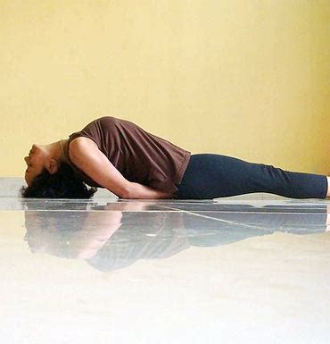 5 yoga poses to control your metabolism | Clamor World