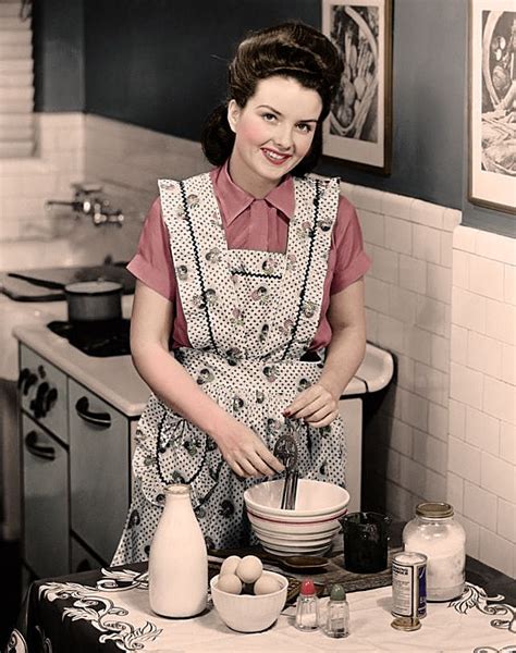 Beautiful housewives in the 1940s-50s by Calpin69 on DeviantArt ...