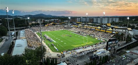 Record Kennesaw State football crowd reflects student-engagement success - News