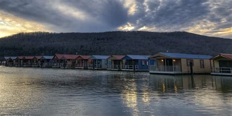 These Floating Cabins in Tennessee Are the Perfect Getaway Spot