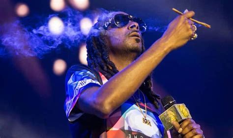 10 Best Snoop Dogg Songs of All Time - Singersroom.com