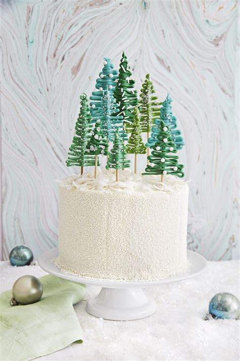 Celebrate the Season With One of These Seasonal Christmas Cake Ideas ...