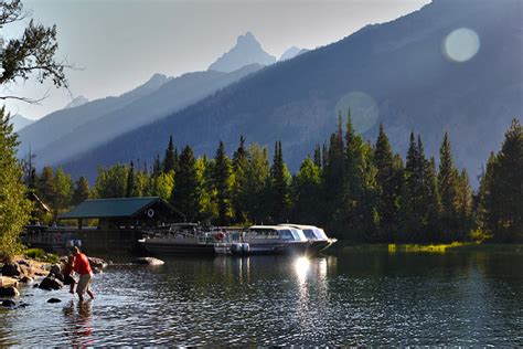 Boat Cruise with Scenic Hike at Jenny Lake • Andaré