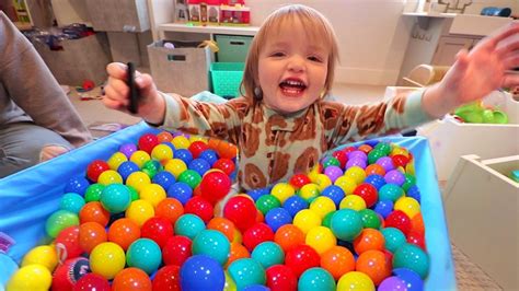 BALL PiT for NiKO BEAR!! games & crafts inside our house, coloring ...