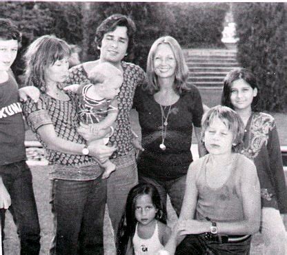 Shashi Kapoor with wife Jennifer Kendal and kids