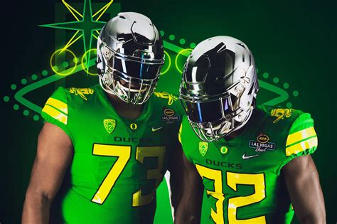 Oregon unveils Duck uniforms for Las Vegas Bowl | KMTR