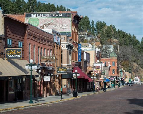 10 Must-Visit Small Towns in South Dakota - WorldAtlas