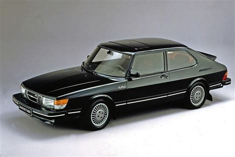 Saab 900 Turbo - Classic Car Review | Honest John