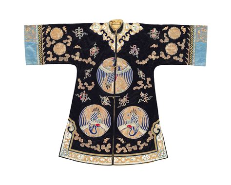 A CHINESE SILK ROBE