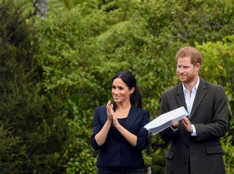 Meghan And Harry Announce Huge Break-Up News | 22 Words