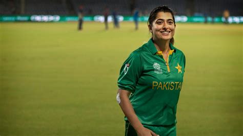 Former Pakistan women's cricket captain retires