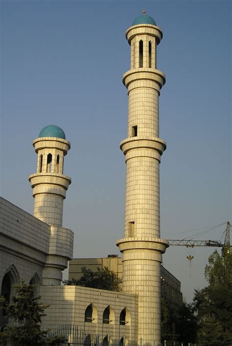 File:Minaret of Central Almaty Mosque.jpg - Wikimedia Commons