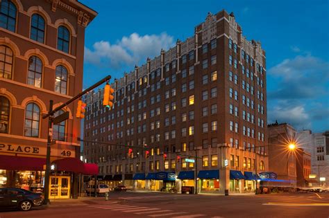 HAMPTON INN INDIANAPOLIS DOWNTOWN ACROSS FROM CIRCLE CENTRE $93 ...