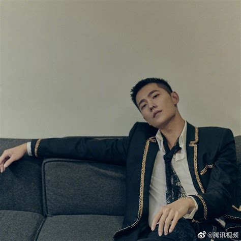 China Entertainment News: Yang Yang poses for photo shoot | Yang yang ...