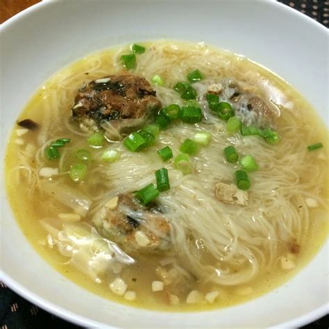 My Mad, Mad, Mad Gourmet Adventures: Misua Soup with Meatballs ...