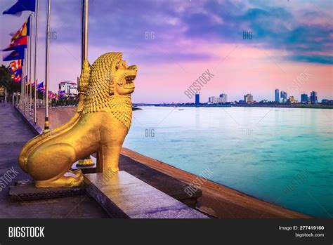 Phnom Penh Riverside Image & Photo (Free Trial) | Bigstock