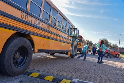 Furlow, Taylor County Middle School Students Tour SGTC - SGTC