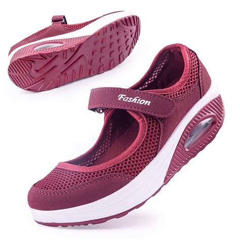 15 Best Orthopedic Shoes For Women | Travel Essentials