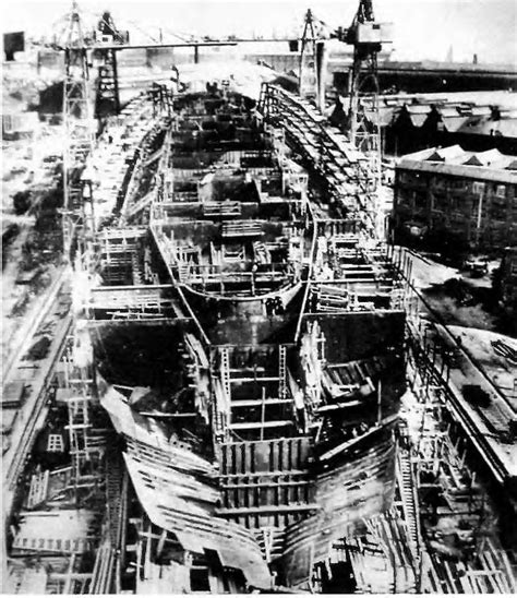 Soviet Sovetsky Soyuz-class battleship during construction [800 x 926] : WarshipPorn