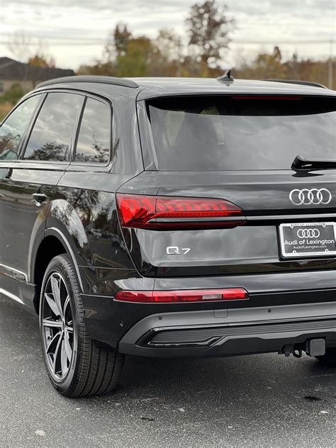 Audi Q7 2023 Black