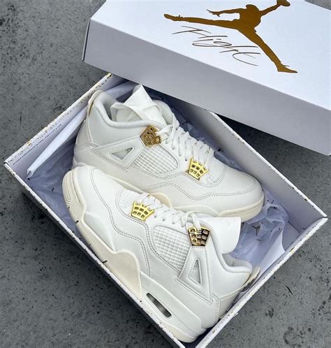 Air Jordan 4 “ Metallic Gold “ – shopwithtrendz