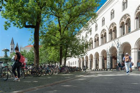 Ludwig-Maximilians-Universität München - Universität Bayern e.V.