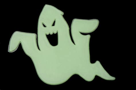 Image of glowing ghost | CreepyHalloweenImages