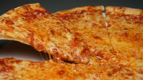 It’s National Cheese Pizza Day — Here’s Where You Can Score a Deal – SheKnows