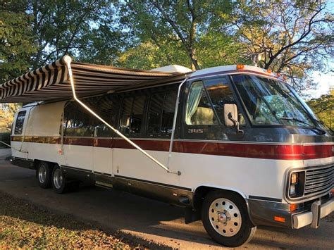 beautiful 1985 Airstream 345 Classic camper @ Campers for sale