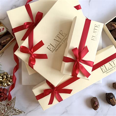 Chocolate Dates Gift Box - Yumbles.com