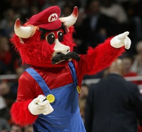 Benny (@bennythebull)