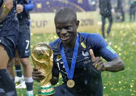 Ngolo Kante Smile - 'N'Golo Kante can play in every position in ...