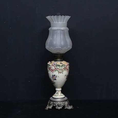 TABLE PHOTO LAMP, majolica, rococo style, around 1900. Lighting & Lamps - Table Lamps - Auctionet