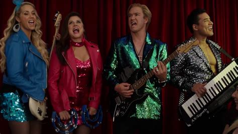 Watch the Official Trailer for Saved by the Bell Reboot