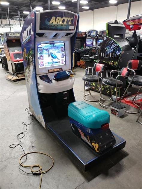 ARCTIC THUNDER SITDOWN RACING ARCADE GAME