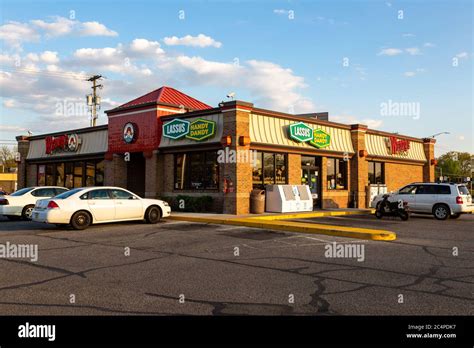 A combination Wendy's restaurant / Lassus Handy Dandy convenience store in Fort Wayne, Indiana ...