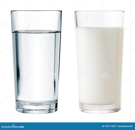 Los Vidrios Del Agua Y De Leche Aislados Con La Trayectoria De Recortes Incluyeron Imagen de ...