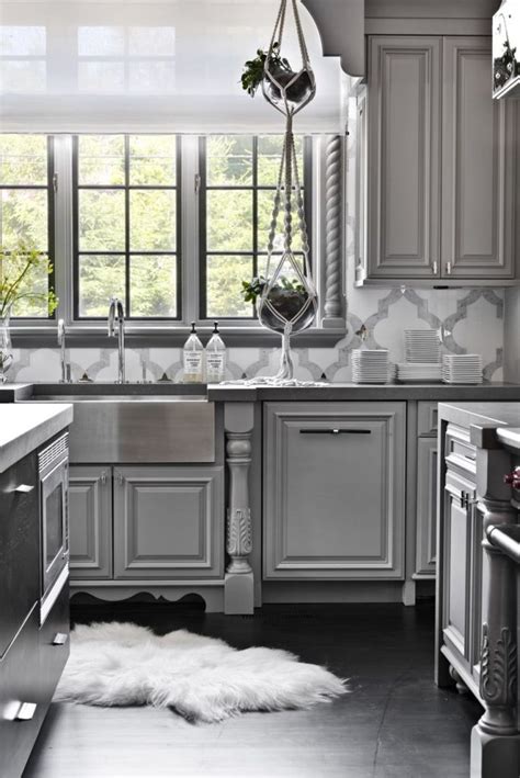 5 Design Ideas For Showcasing Your Grey Kitchen Cabinets