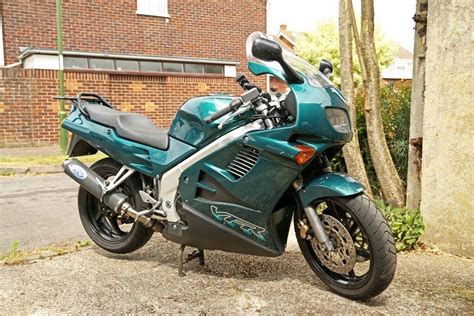 Honda VFR 750 1997, Very low mileage, MOT May 2018, Good Condition. NOW ...